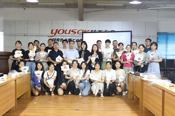  弘揚(yáng)七夕傳統(tǒng)文化  巧手傳遞濃情愛(ài)意  ——公司第五、第六黨支部開(kāi)展聯(lián)學(xué)聯(lián)建主題黨日活動(dòng)